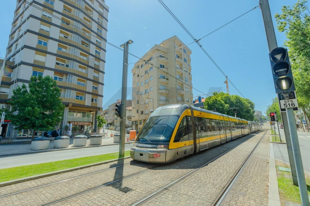 Prédio para Venda em Santa Marinha e São Pedro da Afurada Foto 4
