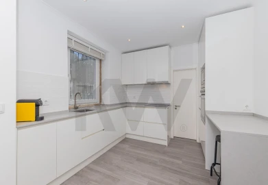 Apartamento T3 para Venda em Oeiras e São Julião da Barra, Paço de Arcos e Caxias