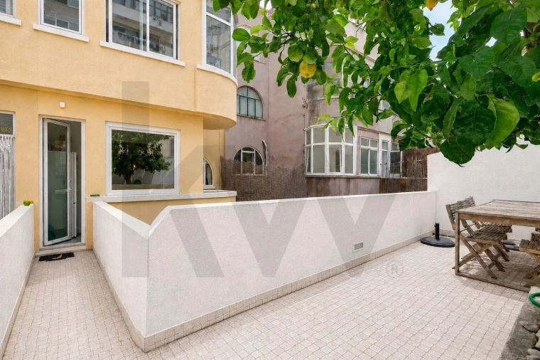 Apartamento T2 para Venda em Ajuda Foto 13