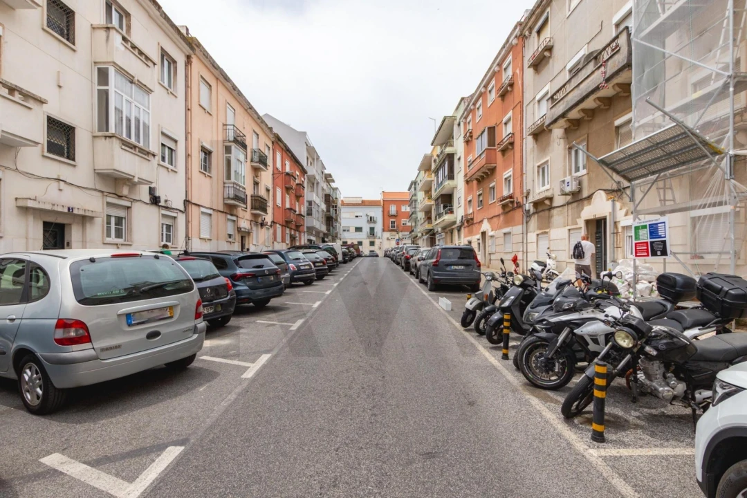 Apartamento T2 para Venda em Ajuda Foto 29