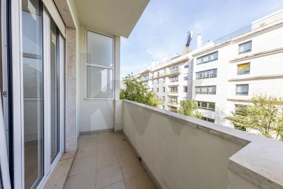 Apartamento T2 para Arrendamento em Campo de Ourique