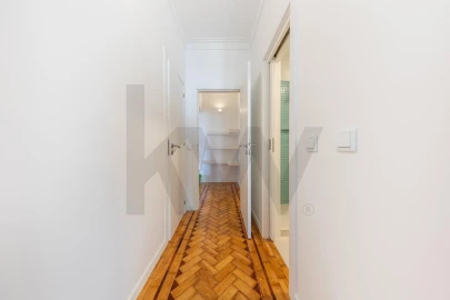 Apartamento T2 para Arrendamento em Campo de Ourique