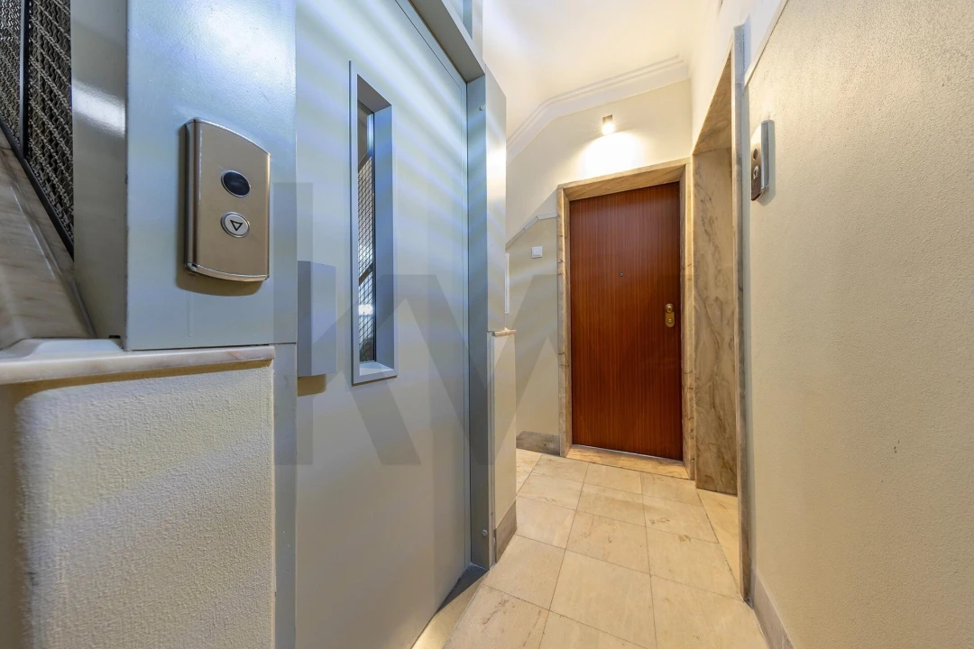 Apartamento T2 para Arrendamento em Campo de Ourique Foto 24