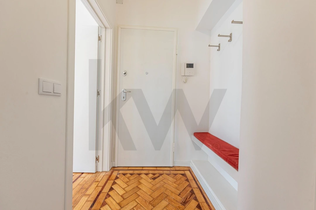 Apartamento T2 para Arrendamento em Campo de Ourique Foto 11