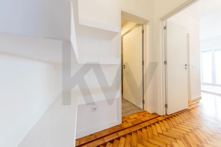 Apartamento T2 para Arrendamento em Campo de Ourique Foto 12