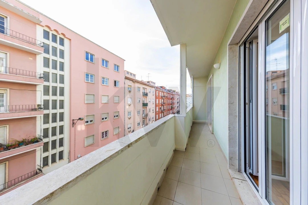 Apartamento T2 para Arrendamento em Campo de Ourique Foto 21
