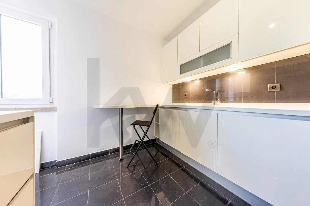 Apartamento T2 para Arrendamento em Campo de Ourique Foto 17