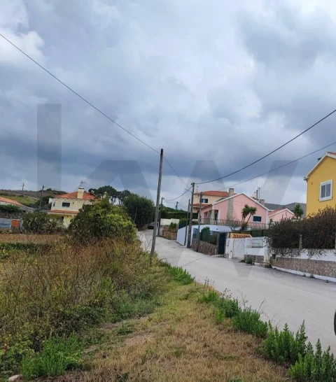 Moradia T3 para Venda em Igreja Nova e Cheleiros