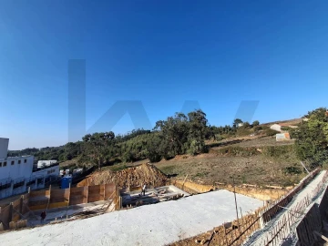 Moradia T3 para Venda em Igreja Nova e Cheleiros