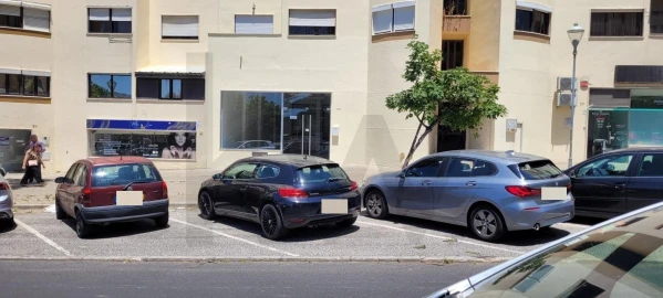 Loja para Venda em Loures