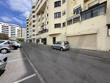 Loja para Venda em Loures
