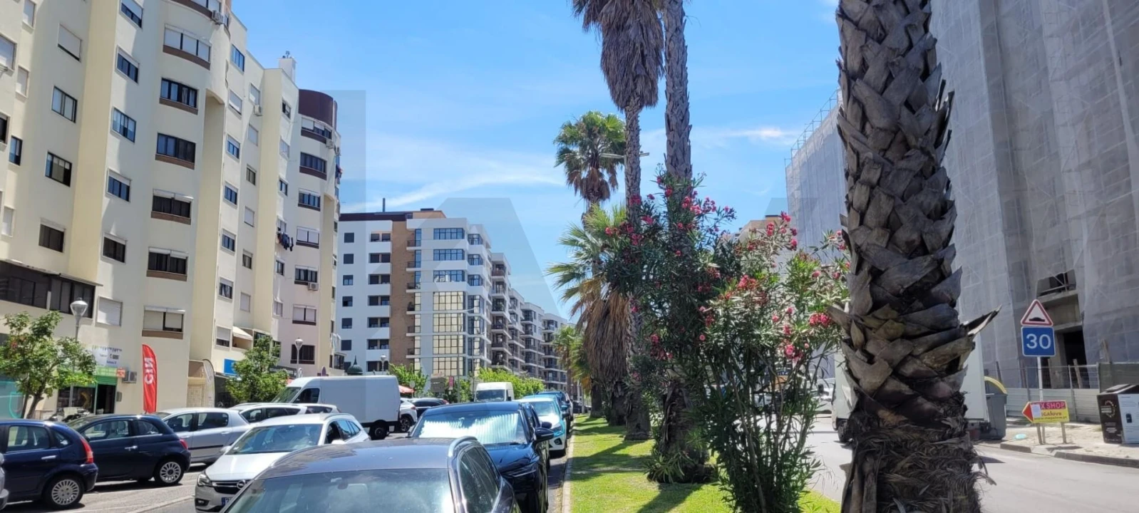 Loja para Venda em Loures Foto 1