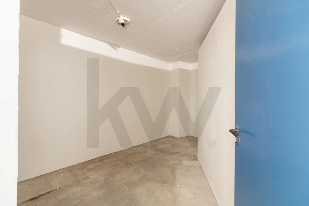 Apartamento T4 para Arrendamento em Campolide Foto 30