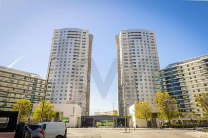 Apartamento T4 para Arrendamento em Campolide