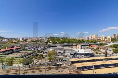 Apartamento T4 para Arrendamento em Campolide