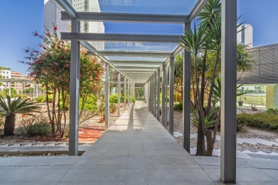Apartamento T4 para Arrendamento em Campolide