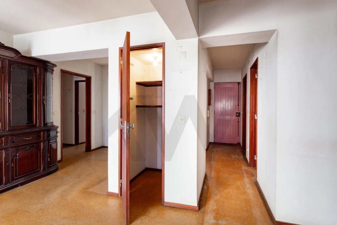 Apartamento T4 para Venda em Lumiar Foto 3