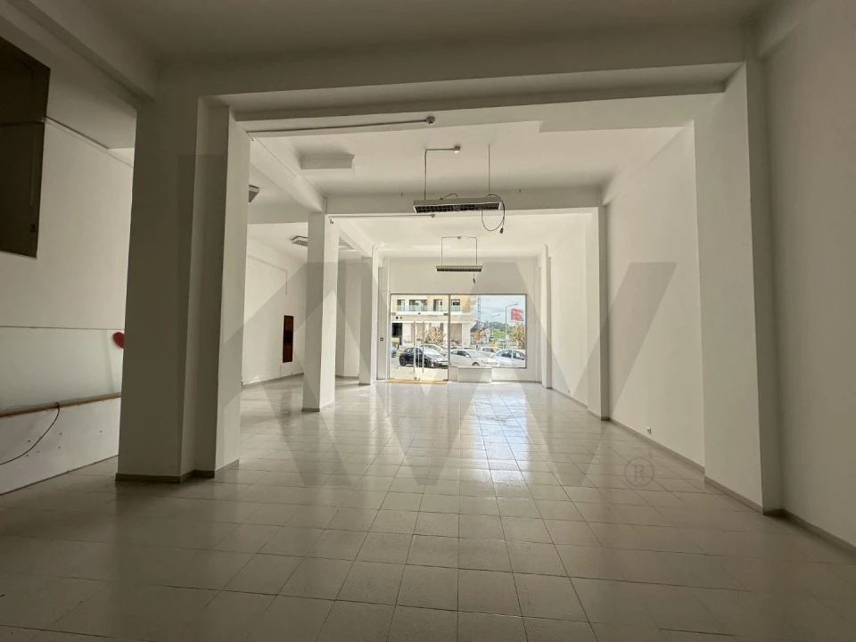 Loja para Arrendamento em Loures Foto 9