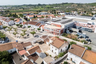 Moradia T5 para Venda em Borba (Matriz)