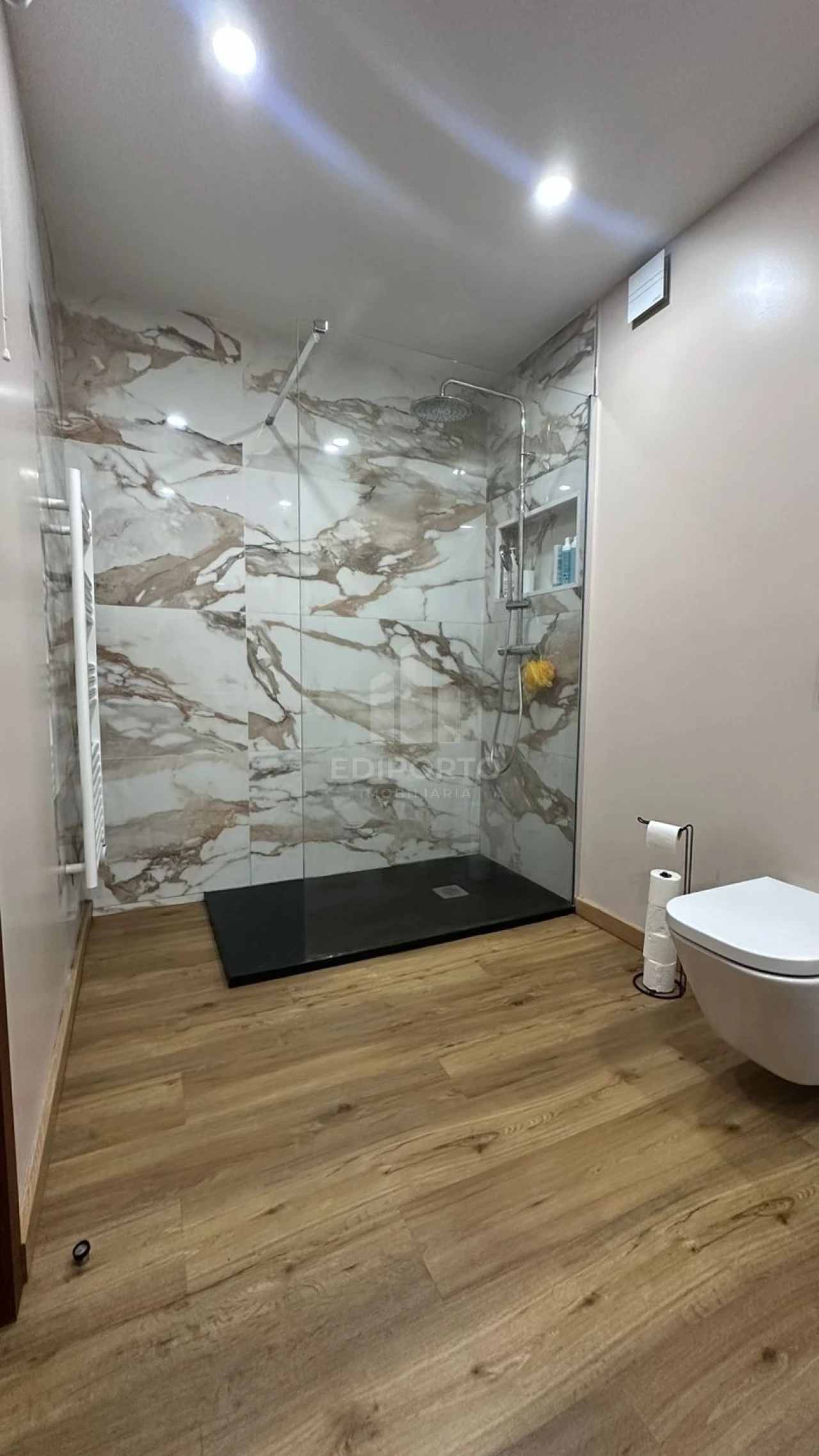 Apartamento T4 para Venda em Madalena Foto 17