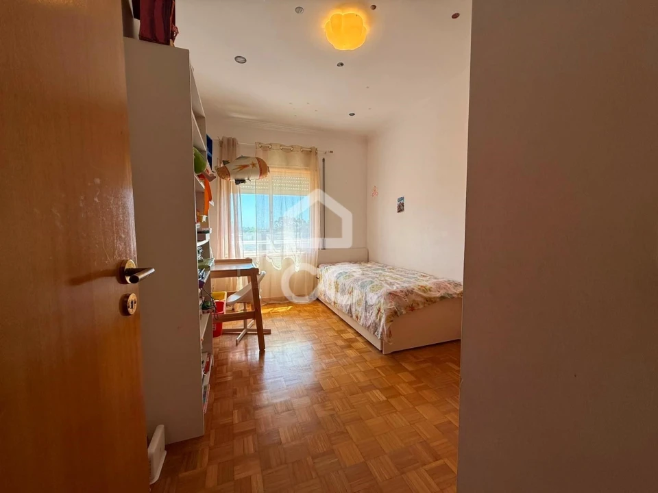 Apartamento T3 para Arrendamento em Canelas Foto 15