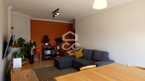Apartamento T3 para Arrendamento em Canelas