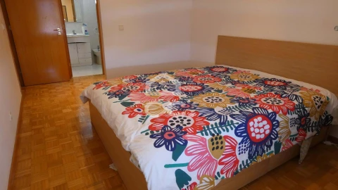 Apartamento T3 para Arrendamento em Canelas