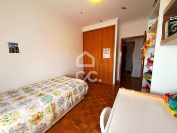 Apartamento T3 para Arrendamento em Canelas