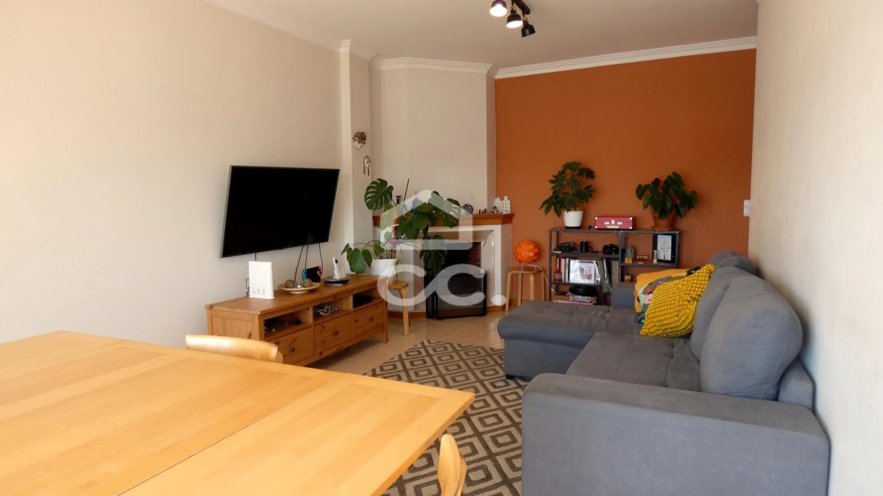 Apartamento T3 para Arrendamento em Canelas Foto 2
