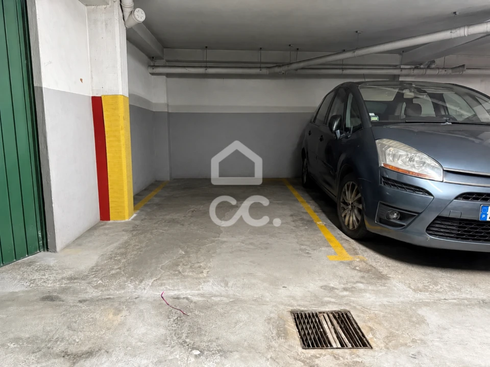 Apartamento T3 para Arrendamento em Canelas Foto 21