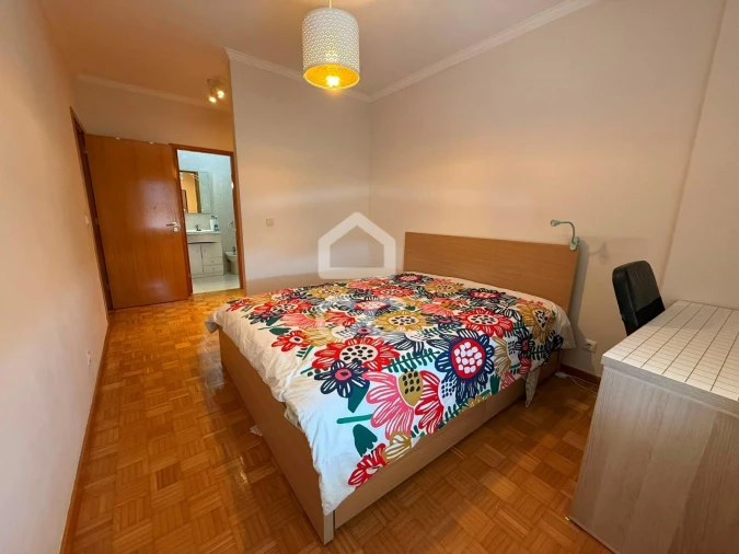 Apartamento T3 para Arrendamento em Canelas Foto 11