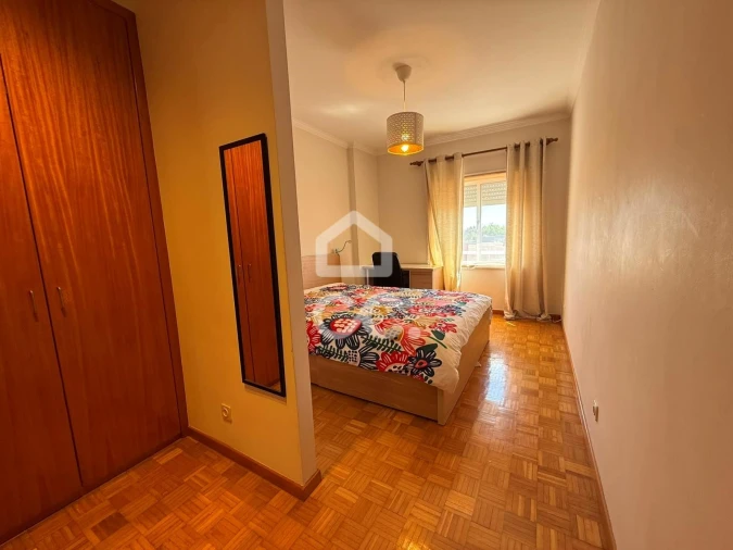 Apartamento T3 para Arrendamento em Canelas Foto 9