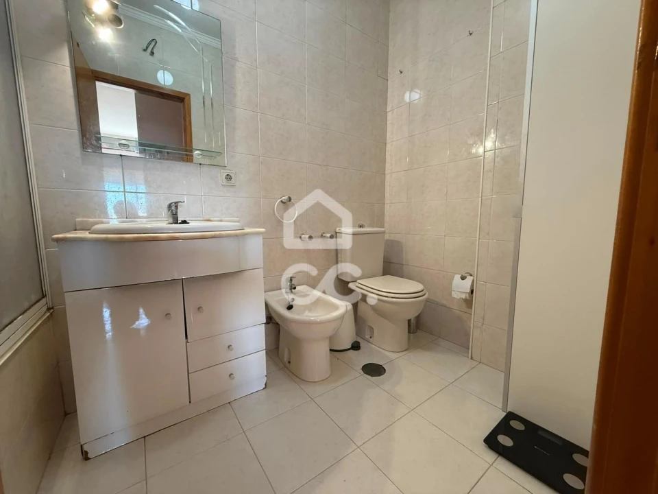 Apartamento T3 para Arrendamento em Canelas Foto 17