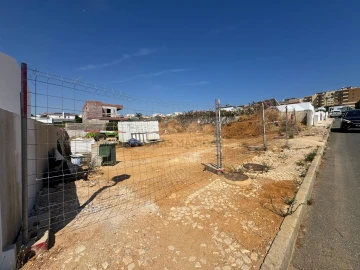 Terreno para Venda em Lagos (São Sebastião e Santa Maria)