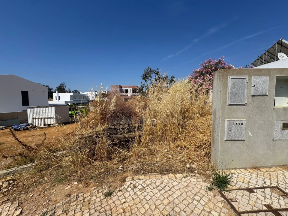 Terreno para Venda em Lagos (São Sebastião e Santa Maria) Foto 2