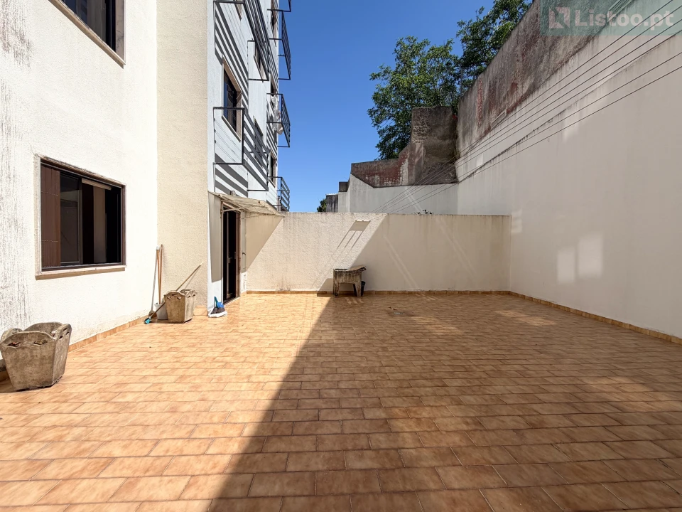 Apartamento T3 para Venda em Agualva e Mira-Sintra Foto 3