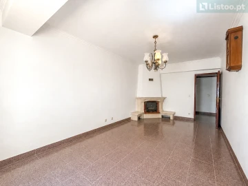 Apartamento T3 para Venda em Agualva e Mira-Sintra