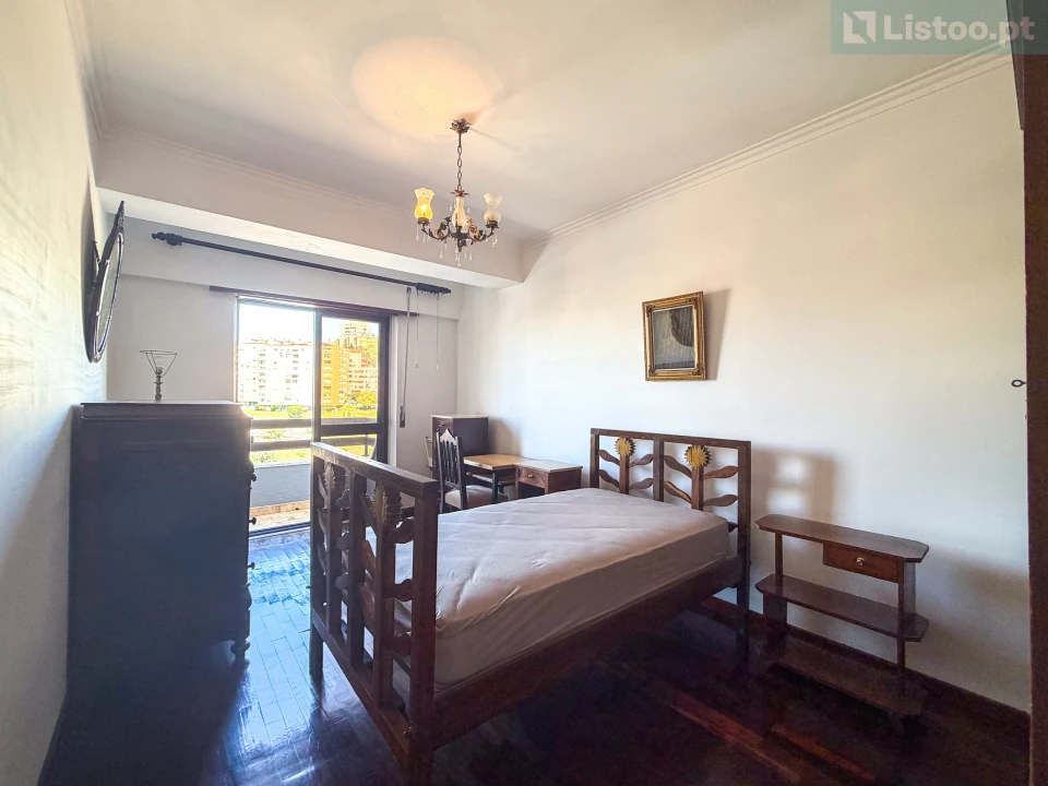 Apartamento T3 para Venda em Agualva e Mira-Sintra Foto 12