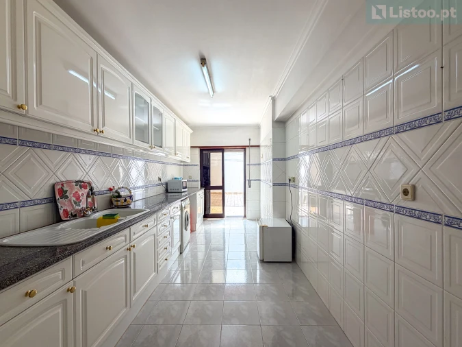 Apartamento T3 para Venda em Agualva e Mira-Sintra Foto 16