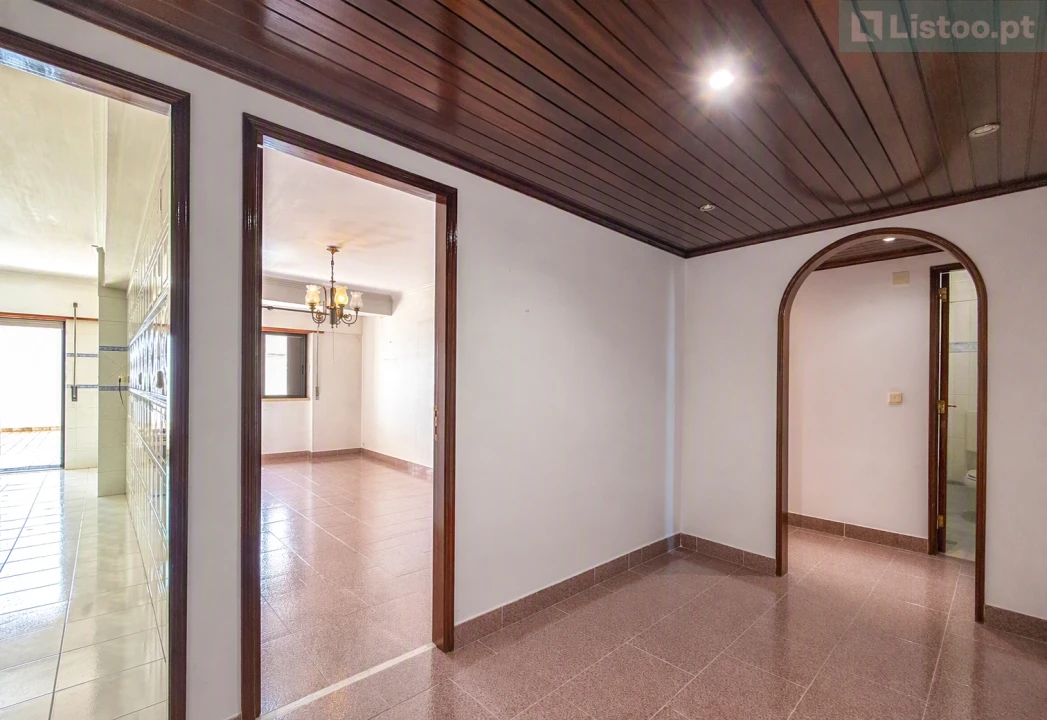 Apartamento T3 para Venda em Agualva e Mira-Sintra Foto 2