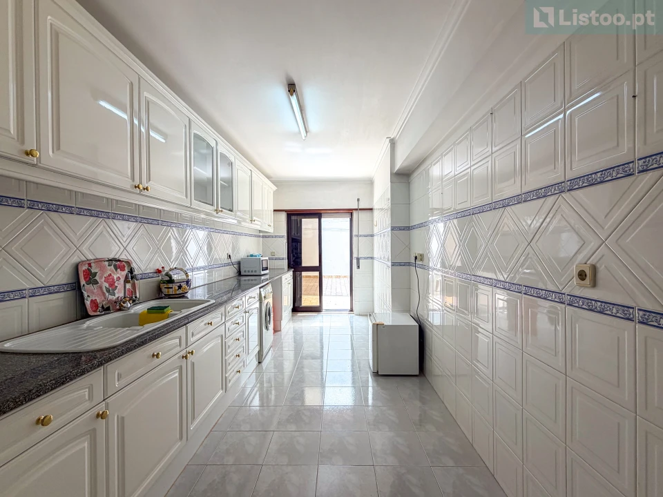 Apartamento T3 para Venda em Agualva e Mira-Sintra Foto 16