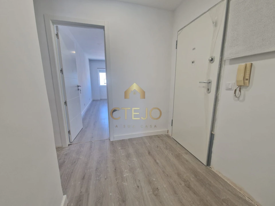 Apartamento T2 para Venda em Alhos Vedros Foto 2
