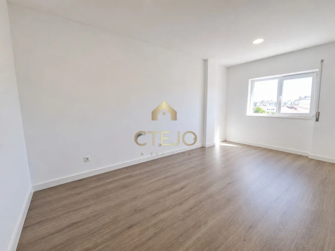 Apartamento T2 para Venda em Alhos Vedros Foto 6