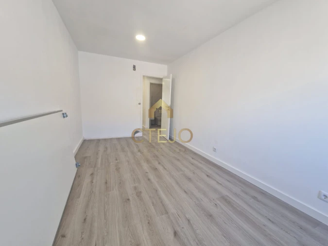 Apartamento T2 para Venda em Alhos Vedros Foto 4