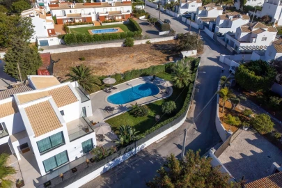 Moradia T4 para Venda em Albufeira e Olhos de Água