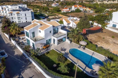 Moradia T4 para Venda em Albufeira e Olhos de Água