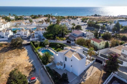 Moradia T4 para Venda em Albufeira e Olhos de Água