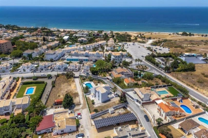 Moradia T4 para Venda em Albufeira e Olhos de Água