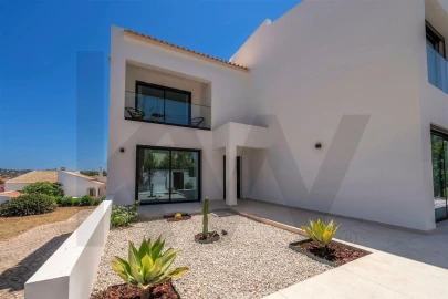 Moradia T4 para Venda em Albufeira e Olhos de Água