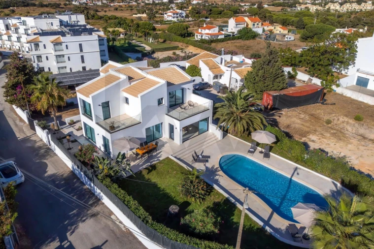 Moradia T4 para Venda em Albufeira e Olhos de Água Foto 108